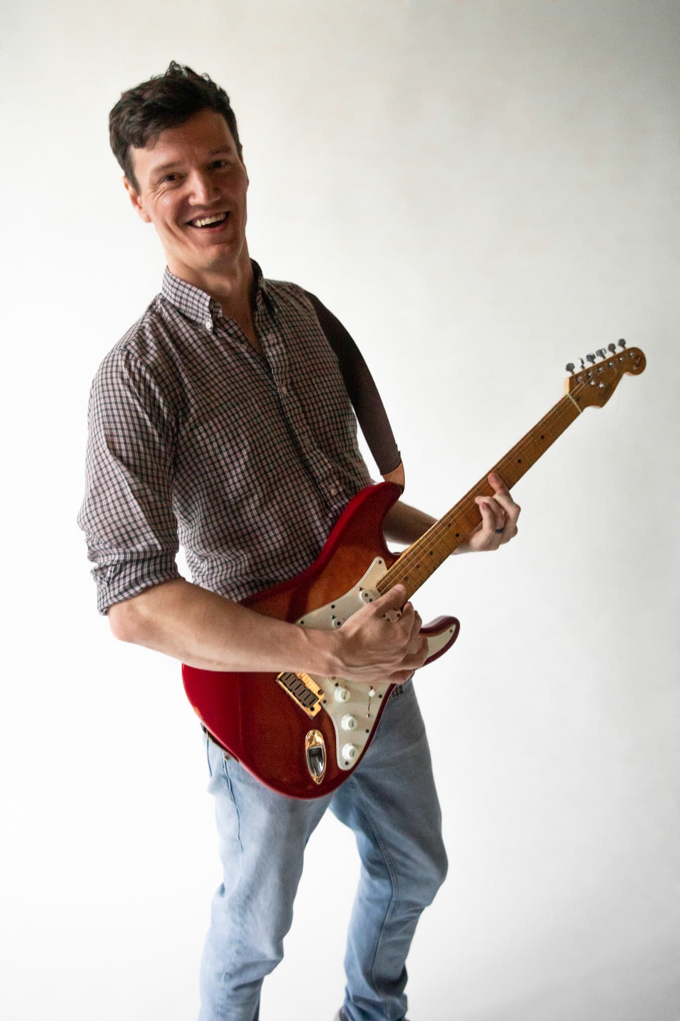 Josh Holtzclaw - Artist Photo